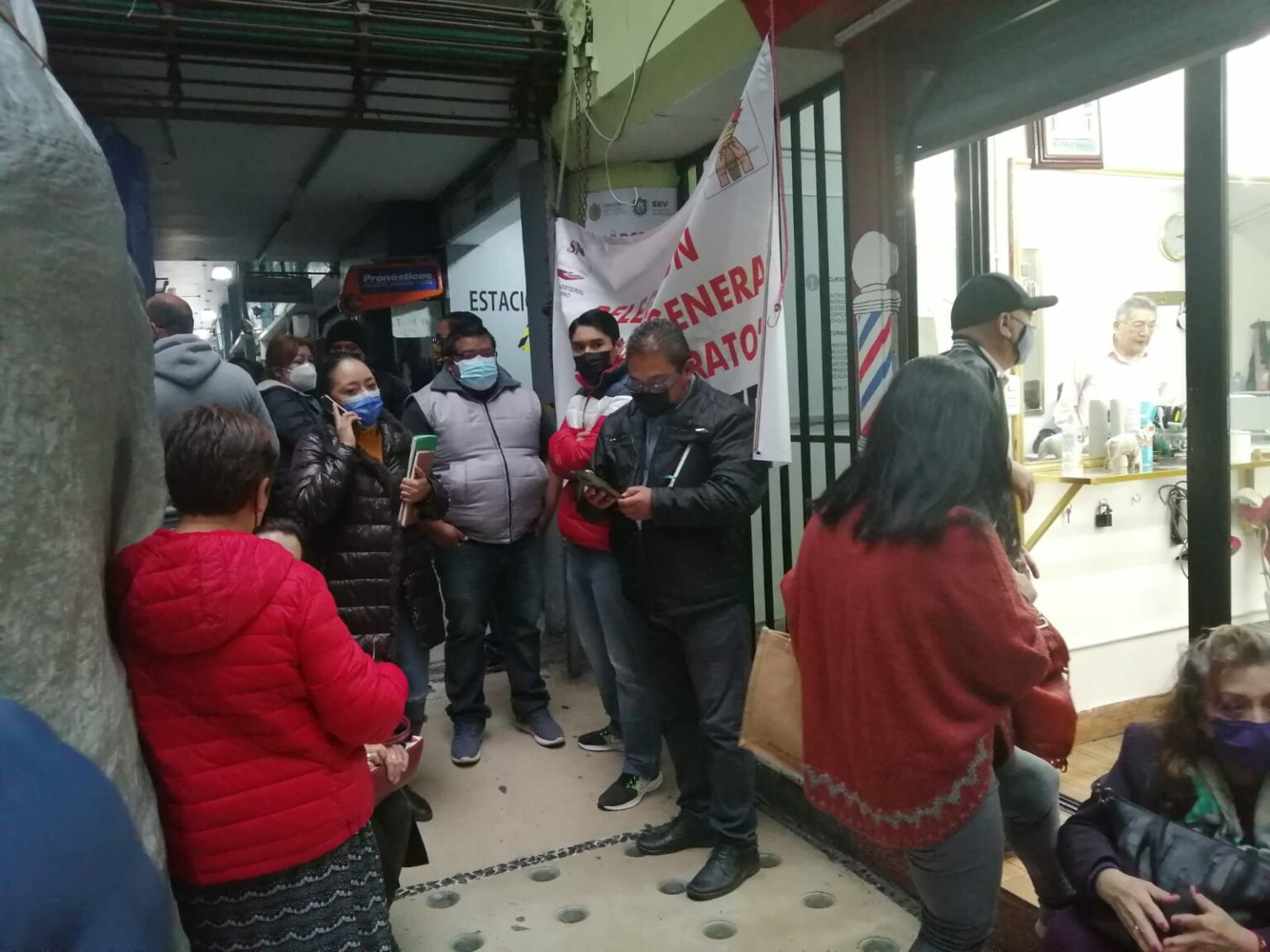 Toman oficinas de DGB