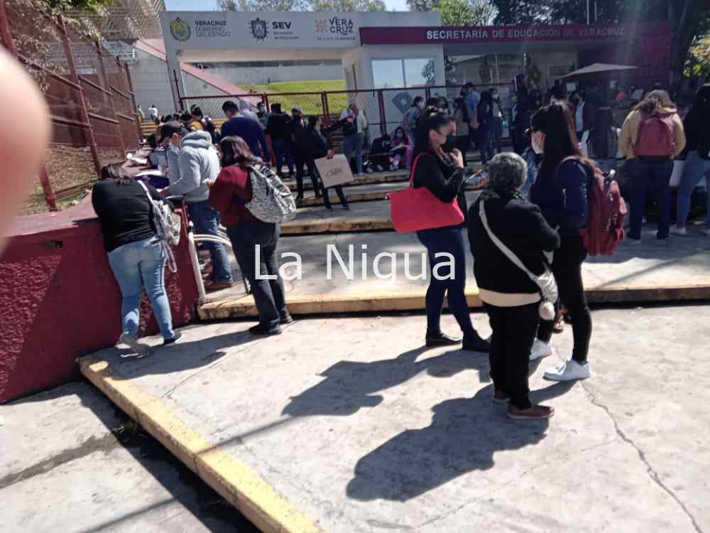 Maestros egresados de la Normales piden plazas fijas 1 img 20220325 wa00285982047278762571333