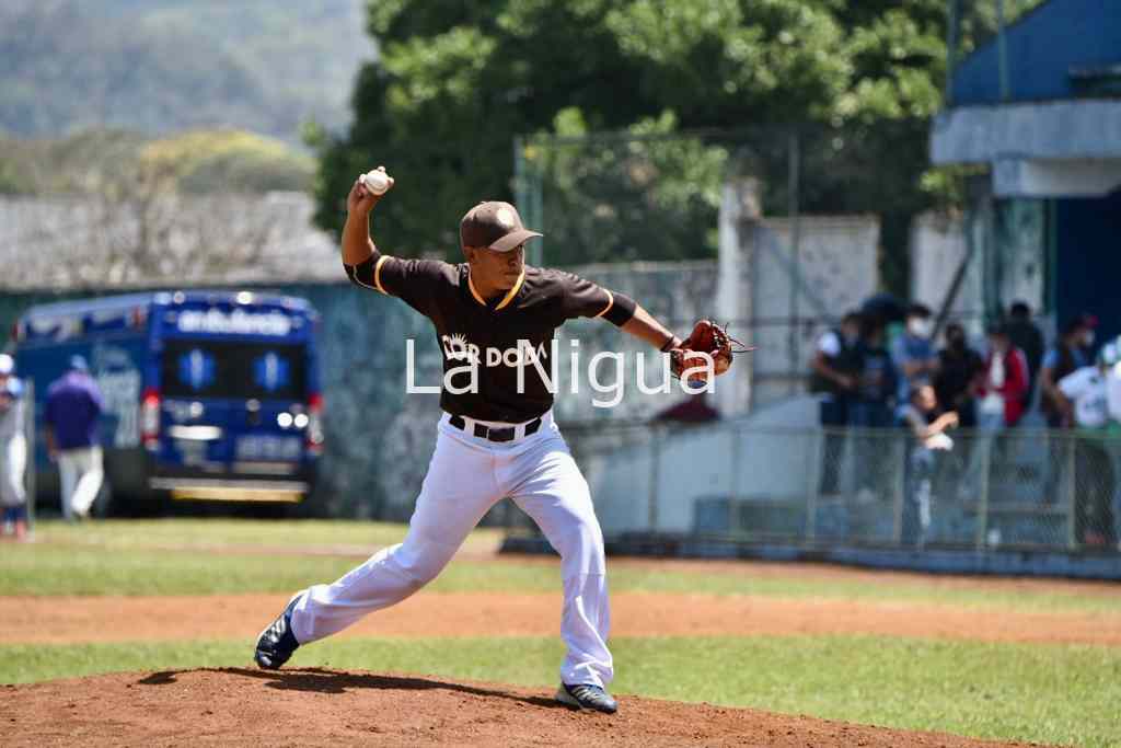Inauguran autoridades primer torneo de béisbol Copa Veracruz en Córdoba 3 img 20220325 wa0041236184572618096030