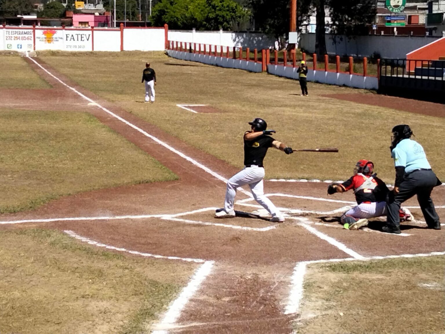 Gallos de Santa Rosa vencen 11-1 a Olmecas de Tierra Blanca