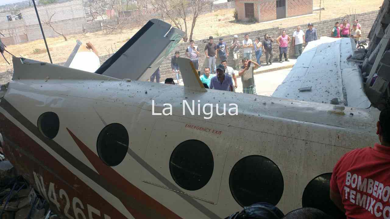 3 muertos y 4 lesionados tras caer avioneta en Aurrerá 3 img 20220328 wa00692644726564724842335