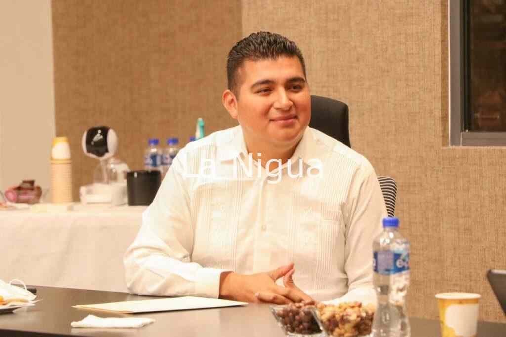 DESIGNACIÓN DEL PRESIDENTE MUNICIPAL DE IXTACZOQUITLÁN NAHÚM ÁLVAREZ PELLICO COMO PRESIDENTE DEL CONSEJO DE ECONOMÍA REGIONAL DE LAS ALTAS MONTAÑAS.