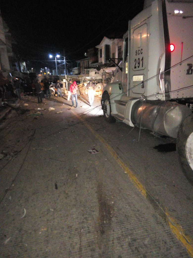 Mortal accidente en el centro de Atzalán 3 img 20220331 wa00685605159260395826055