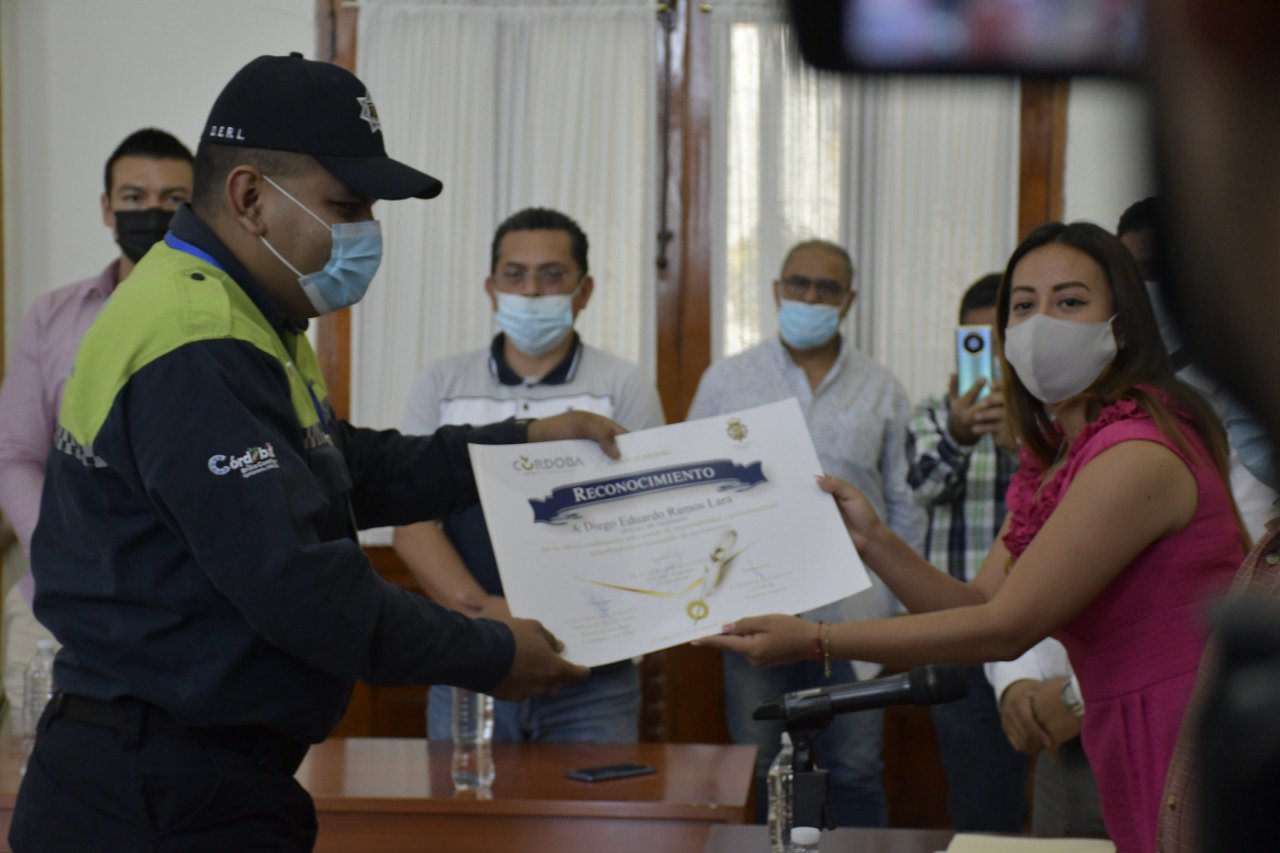 Reconoce Ayuntamiento desempeño de elementos de Policía y Tránsito Municipal 5 img 20220331 wa00824352608016849230643