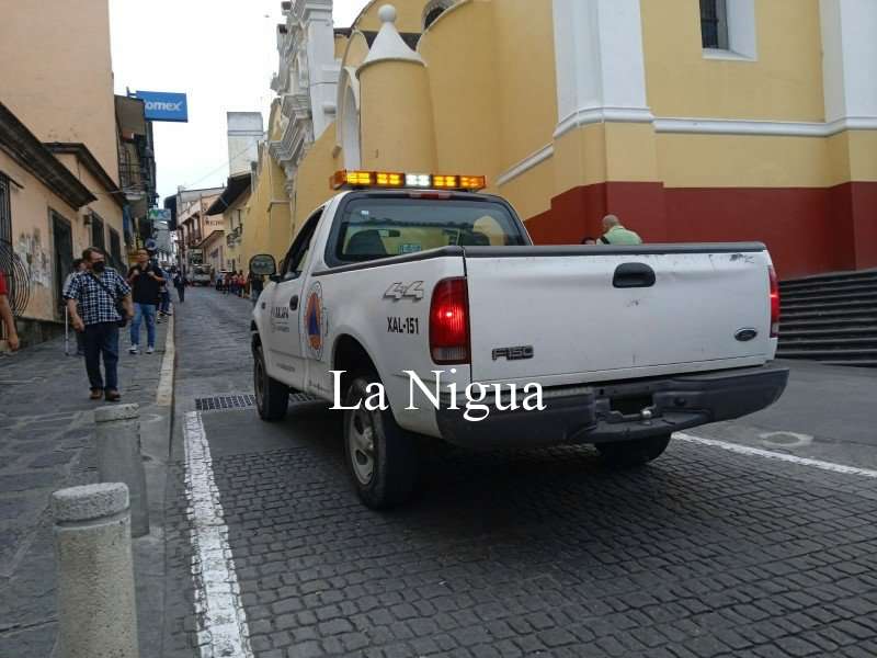 Desalojan de nuevo locales y palacio municipal de Xalapa por olor a gas 3 img 20220401