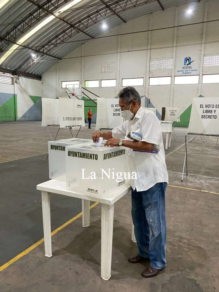 Iniciaron las elecciones de Agentes y Sub agentes en Atoyac 2 img 20220403 wa00002554831122125515597