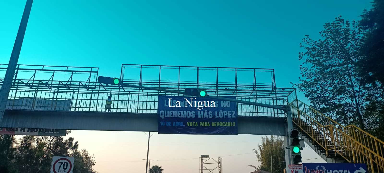 FRENA coloca mantas para pedir a ciudadanos que vote a favor de la revocación de mandato 8 img 20220404 wa00587786672851020582883