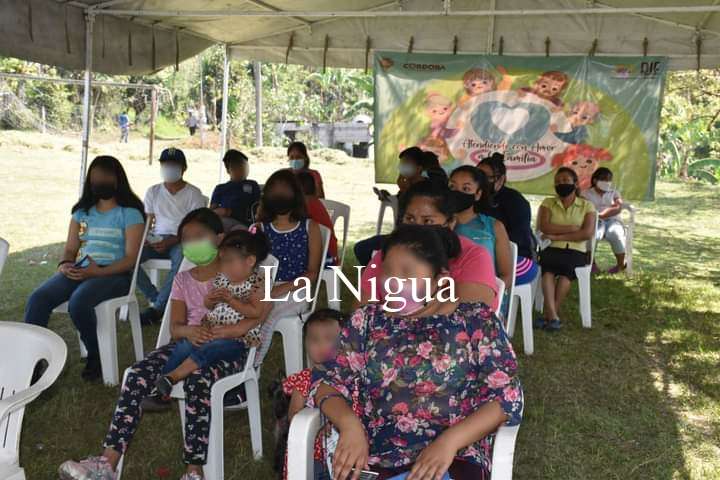 DIF Córdoba realiza brigada "Atendiendo con Amor a la Familia" para población vulnerable 7 img 20220412 wa00501626087375520456504