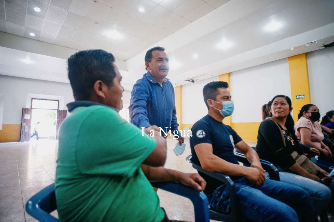 ATIENDE ALCALDE DE COSCOMATEPEC SOLICITUDES DE COMERCIANTES 1 img 20220412 wa00605057145594051247120