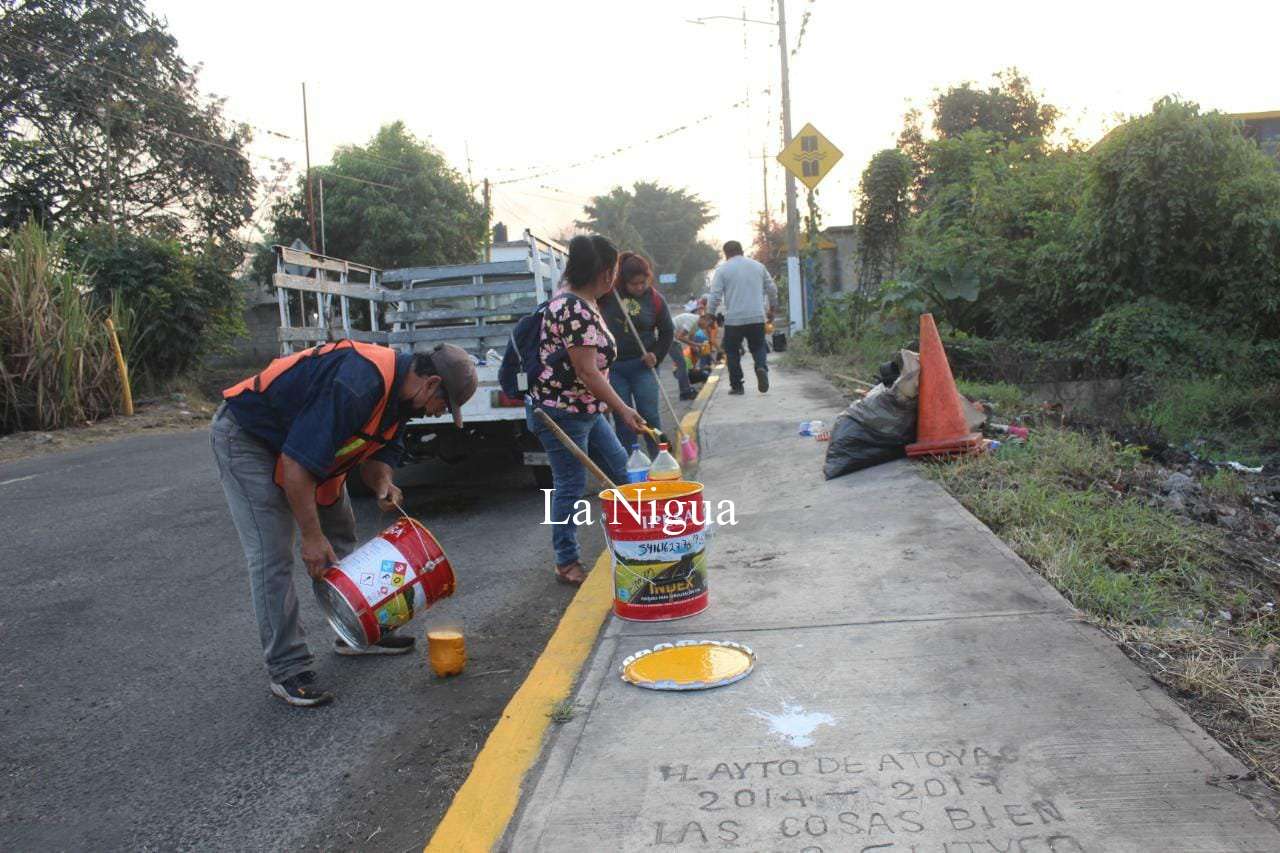 Participan empleados del Ayuntamiento de Atoyac en ‘Jornada de Embellecimiento del Municipio' 3 img 20220412 wa00659222134602335619609