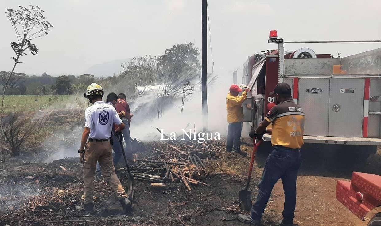 Sofoca PC incendio de pastizal en colonia San José 4 img 20220414 wa00462931245588346052017