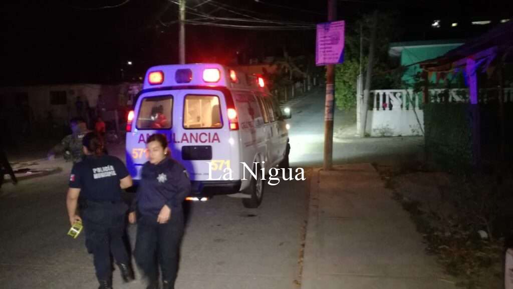 Lo apuñalan frente a las instalaciones de la Policía Municipal 2 img 20220414 wa00996717904464560965269