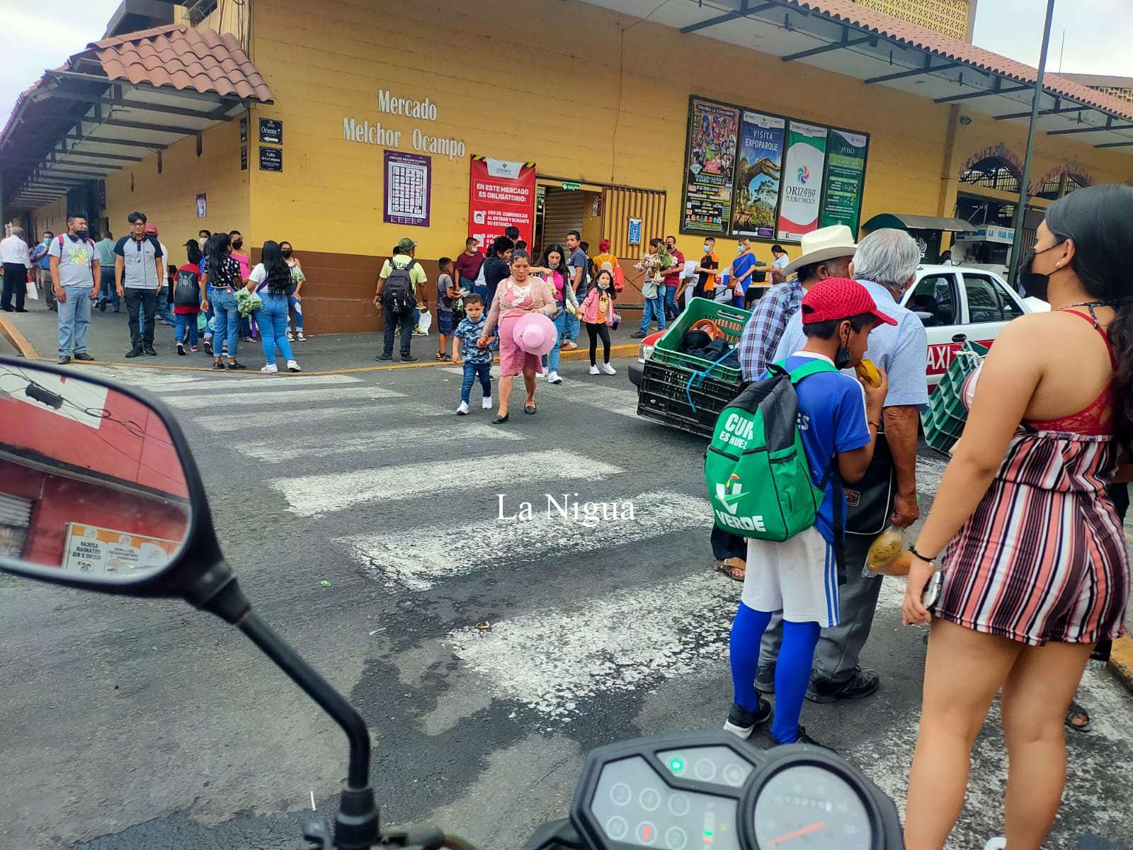 Retan ambulantes a dirección de comercio en Orizaba 7 img 20220416 wa00406842231785226102864