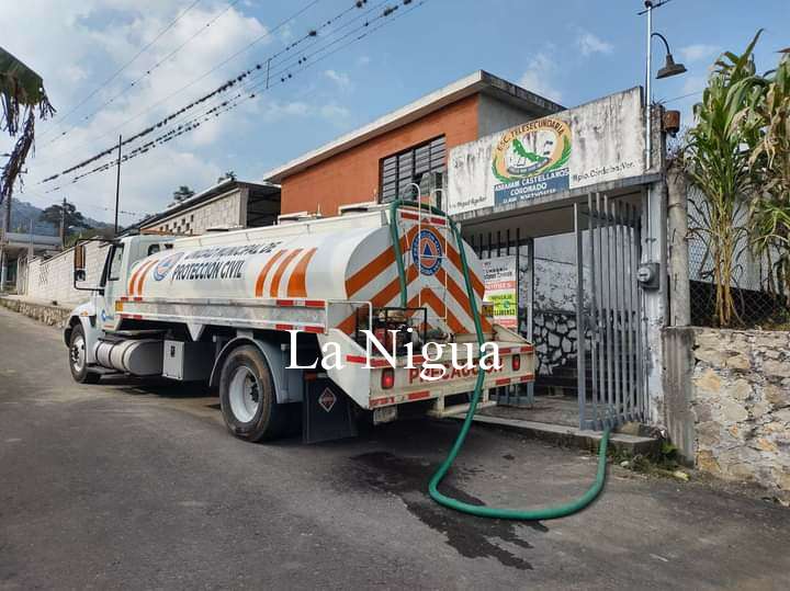 DIF continúa apoyando en la distribución de agua a comunidades de Córdoba 5 img 20220419 wa0008403928467904349544