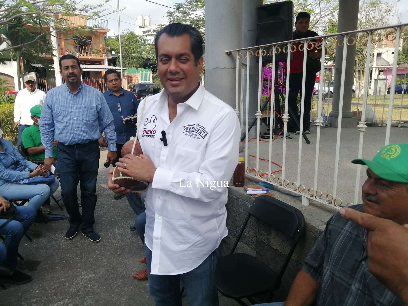 Se reúne Cheko Gutiérrez con productores de limón en Emiliano Zapata 1 img 20220423 wa00701030709038447192688