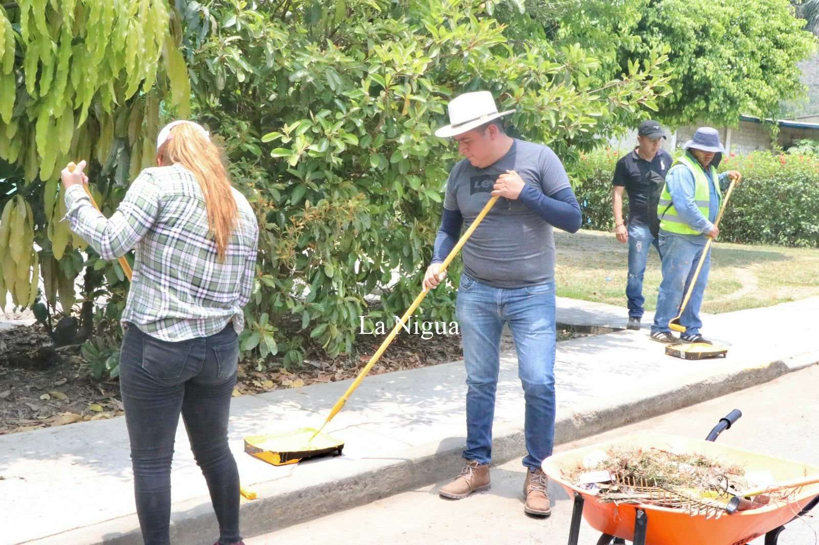 Realizan campaña "Embelleciendo nuestro Municipio" en Ixtaczoquitlán 4 img 20220425 wa00482584975743637863169