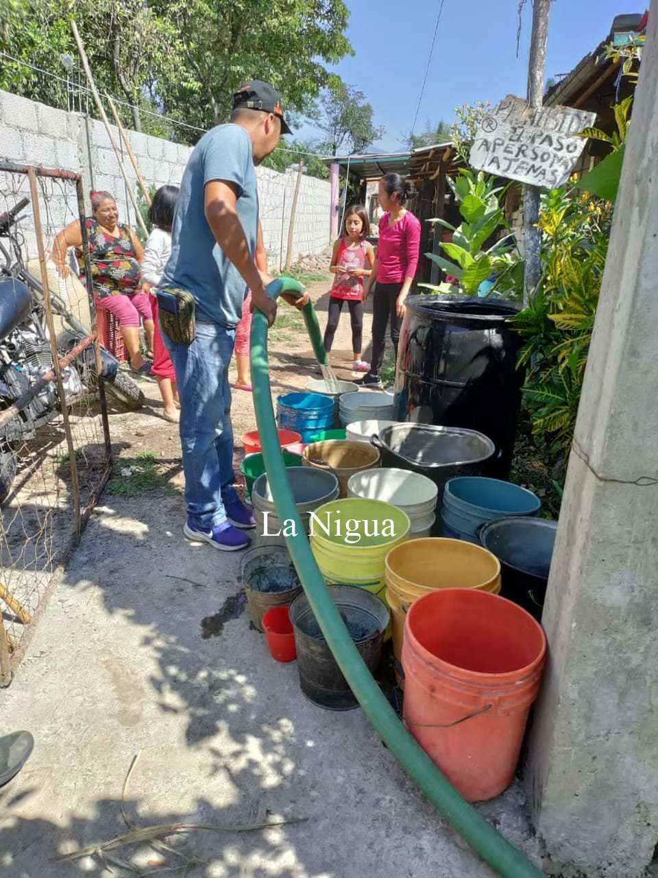 Por estiaje distribuye CASF agua en pipas para colonias y comunidades que lo requieran 3 img 20220425 wa00736925892921965682263