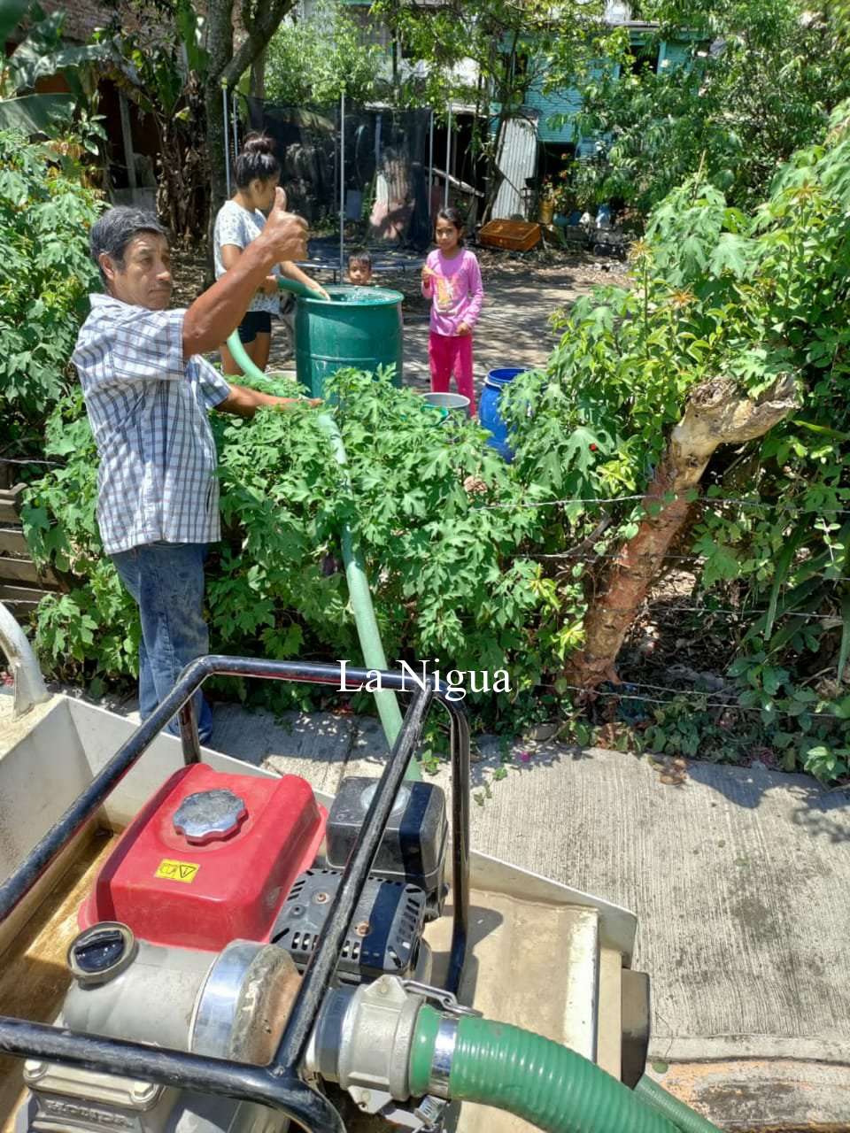 Por estiaje distribuye CASF agua en pipas para colonias y comunidades que lo requieran 1 img 20220425 wa00759042707287929402859