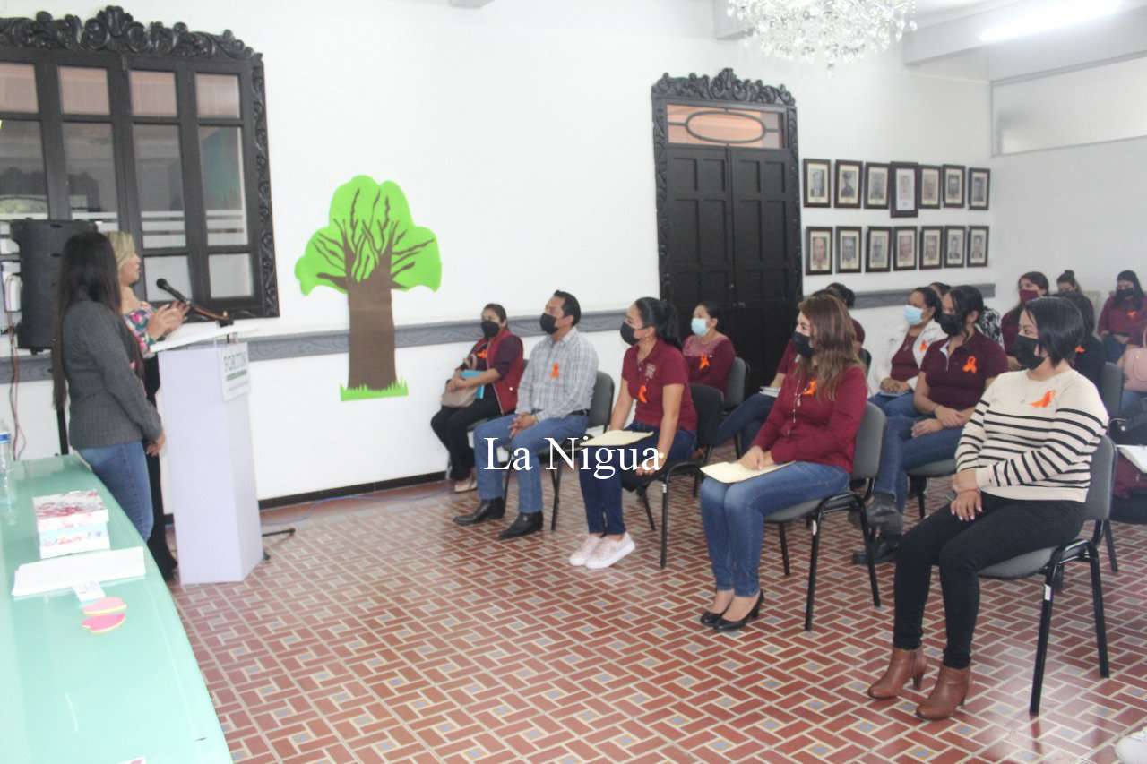 Expone IM ponencia "sororidad, no somos competencia" 2 img 20220426 wa00337334564073525862367