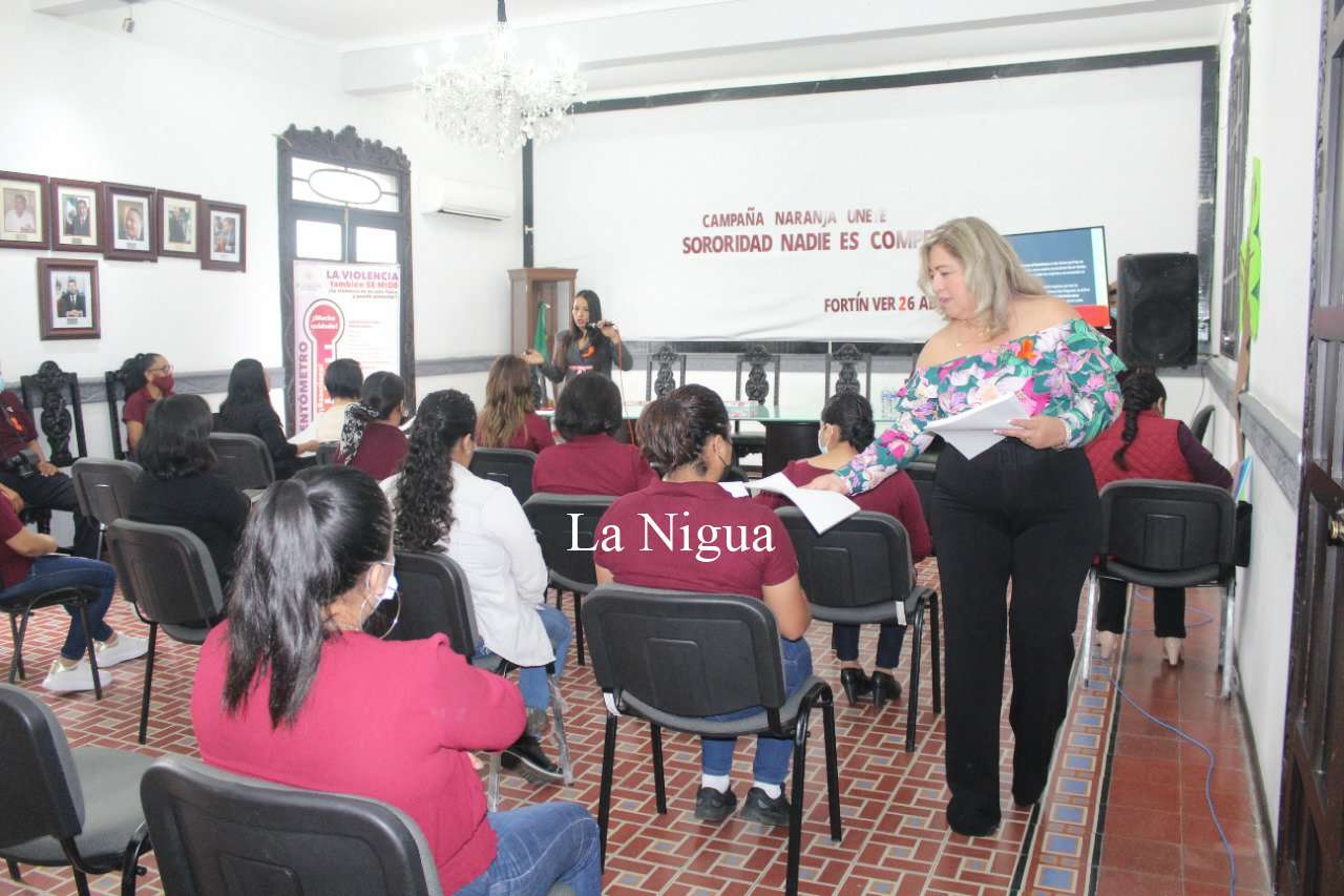Expone IM ponencia "sororidad, no somos competencia" 4 img 20220426 wa00376211413269506295746