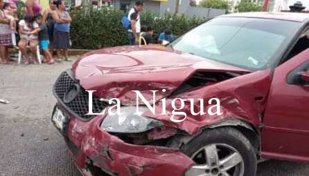 Aparatoso choque frente al Panteón de Lomas de Barrillas, deja siete lesionados 3 img 20220426 wa00404651104459557860118