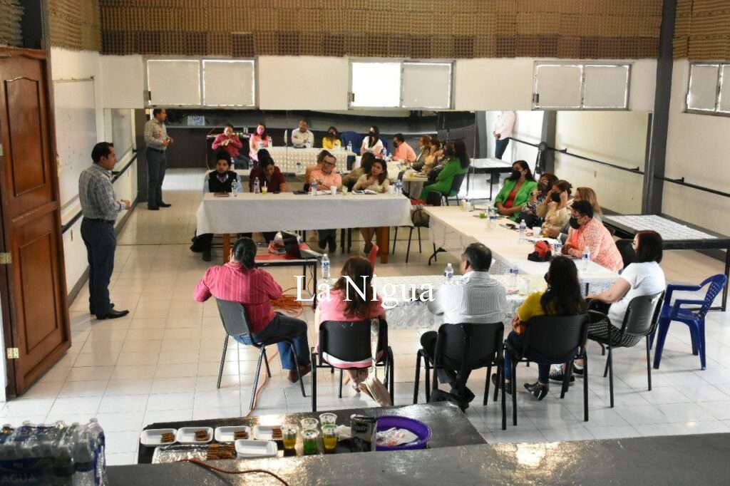 Busca Ayuntamiento trato directo con escuelas del municipio