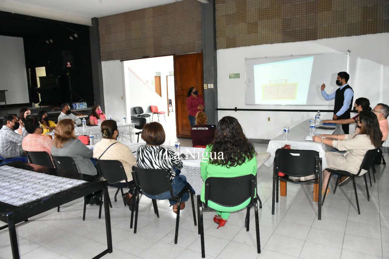 Busca Ayuntamiento trato directo con escuelas del municipio 5 img 20220426 wa00451228619783567241672