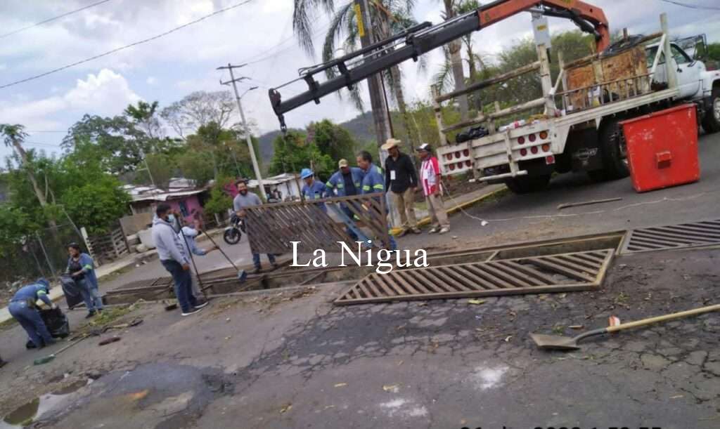 Inicia Ayuntamiento con limpieza de alcantarillas para evitar inundaciones