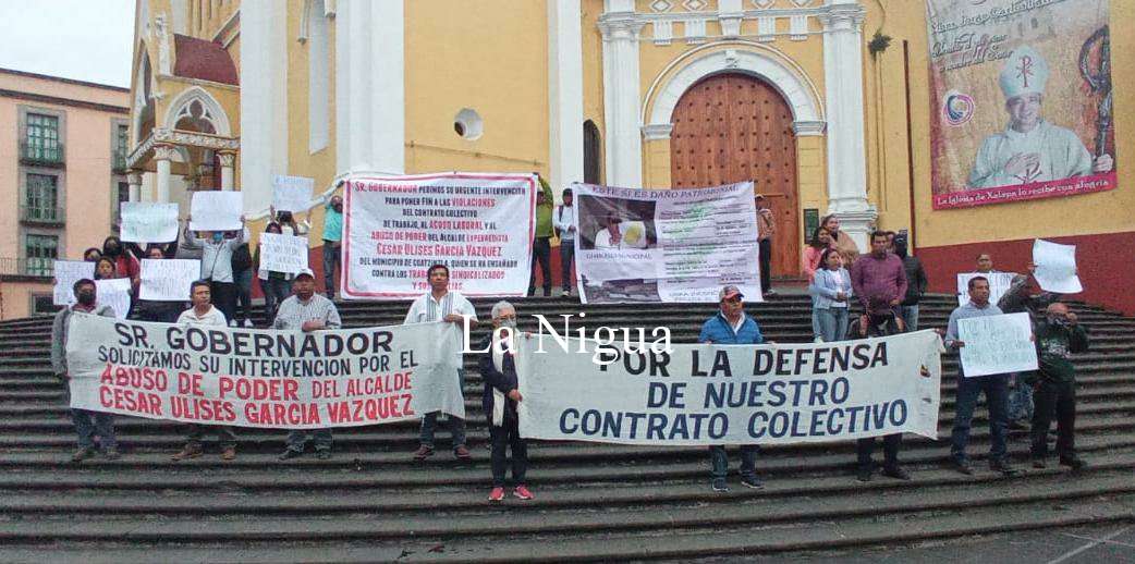 Se manifiestan integrantes del Sindicato Mártires de Río Blanco contra alcalde de Coatzintla por despidos injustificados 1 img 20220428 wa00015987605974519223627