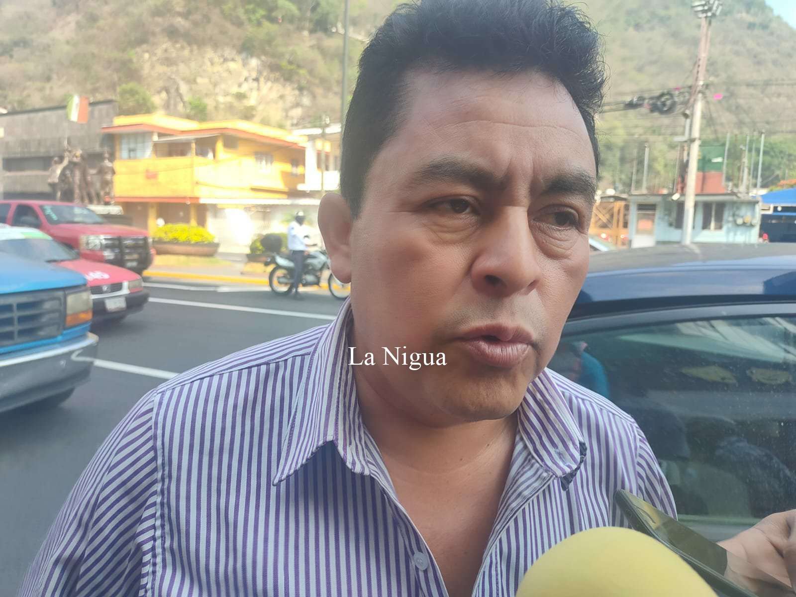 Piden artesanos que no se muevan paradas de AU de circunvalación en Orizaba 3 img 20220430 wa00125229577411892520522