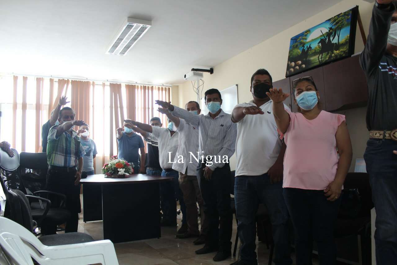 Alcalde de Atoyac toma protesta a nuevos agentes y subagentes 2 img 20220501 wa00784945784977478984115