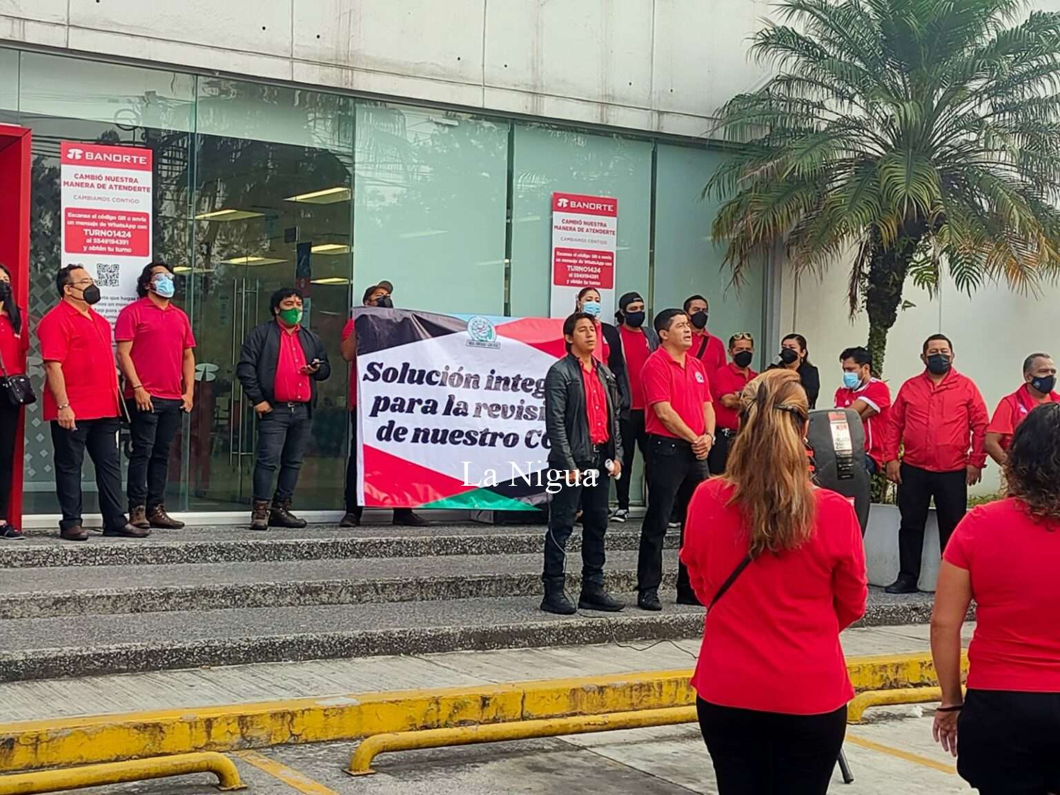 Conmemoran telefonistas con mitin día del trabajo.