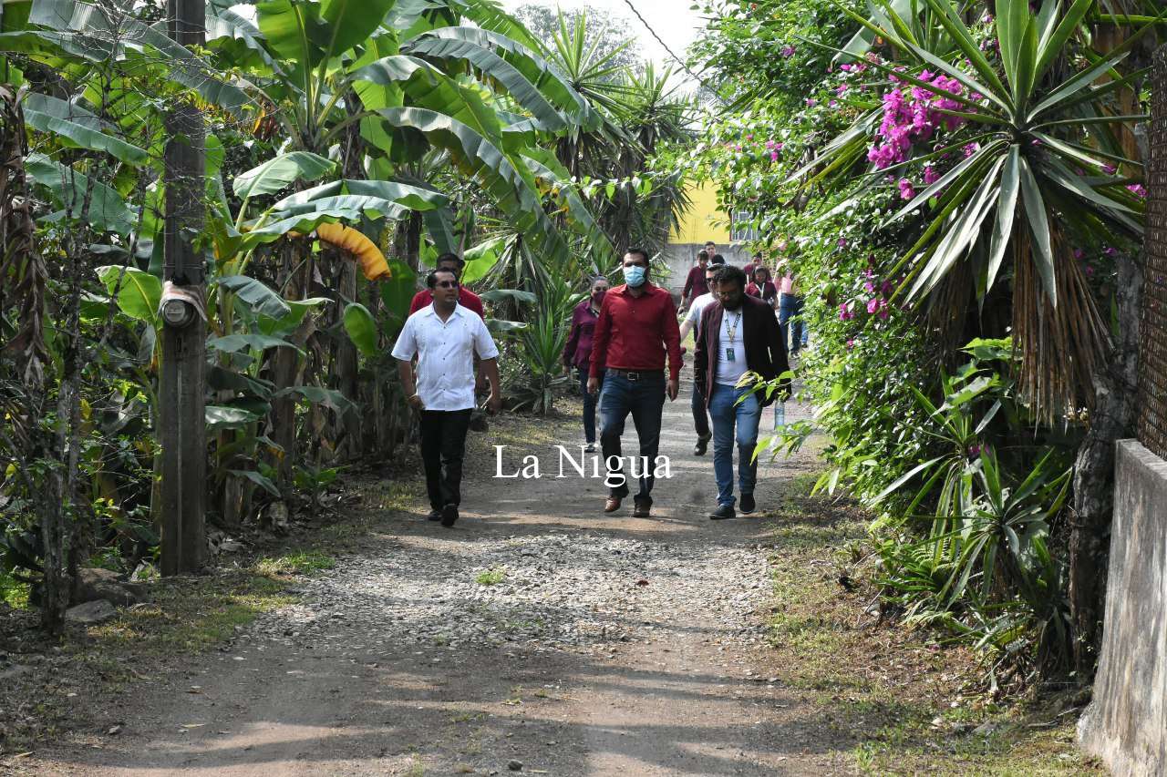 Mejorarán acceso escolar en Coapichapa y luminarias en Villa Libertad 1 img 20220503 wa01808974435983368972418