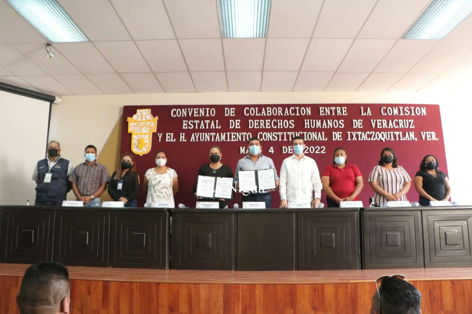 SE LLEVÓ A CABO LA FIRMA DEL CONVENIO DE COLABORACIÓN ENTRE LA COMISIÓN ESTATAL DE DERECHOS HUMANOS DEL ESTADO DE VERACRUZ Y EL AYUNTAMIENTO DE IXTACZOQUITLÁN 2 img 20220505 wa0004326278470158045989