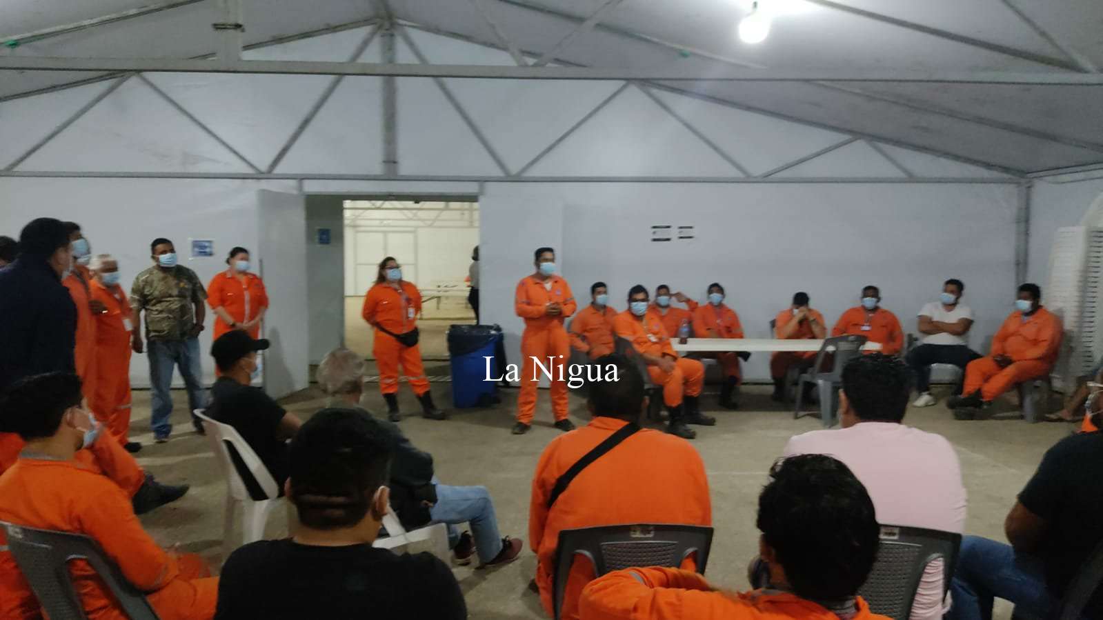 CIERRA COMESA, PEMEX NO LE PAGA *CIENTOS DE TRABAJADORES REGRESAN A CASA, SIN COBRAR HASTA 2 MESES DE SUELDO 4 img 20220507 wa00266114019565597184539