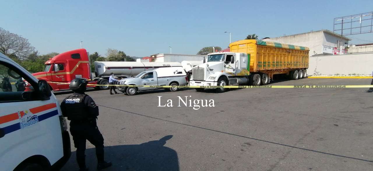 Muere trailero dentro de su camarote 9 img 20220509 wa00108551429398873162343
