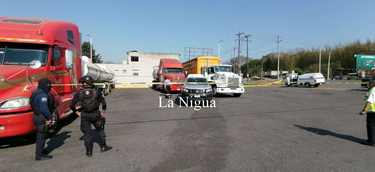 Muere trailero dentro de su camarote 3 img 20220509 wa00127717475018418946692