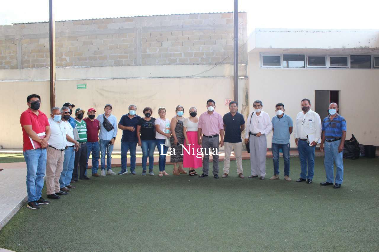Con total transparencia, se reúne alcalde de Atoyac, Carlos Ventura, con ambientalistas para pactar líneas de acción 5 img 20220509 wa00668263605224758826964