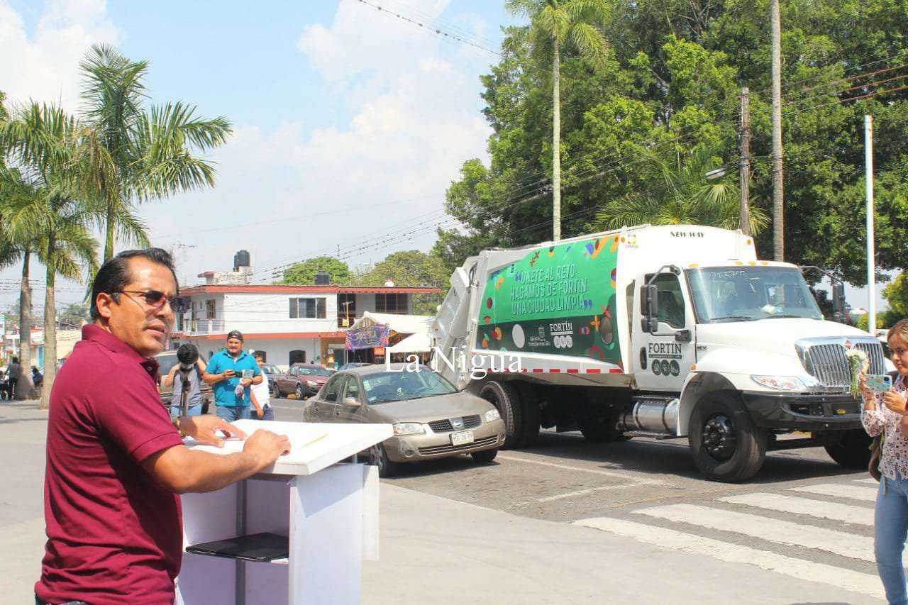 Adquiere Fortín 2 camiones compactadores para basura 3 img 20220511 wa00432150031980446922854