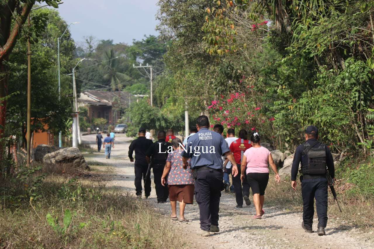 Anuncia alcalde de Atoyac, Carlos Ventura, reforzamiento de seguridad en zona turística 4 img 20220511 wa00622163373496449796321