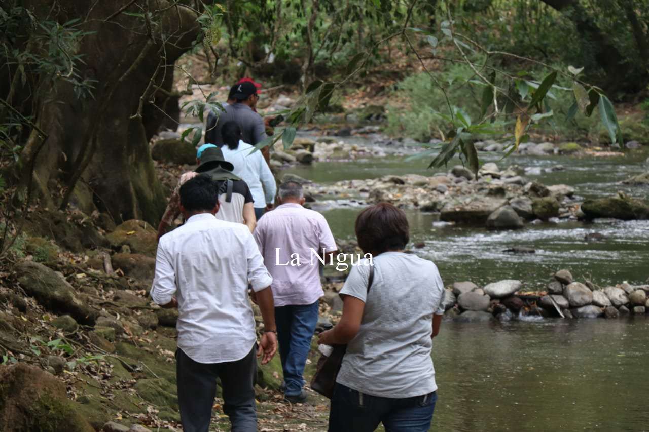 Recorren ambientalistas y autoridades municipales zonas del río Atoyac para hacer un diagnóstico 4 img 20220512 wa00321580381601411529864