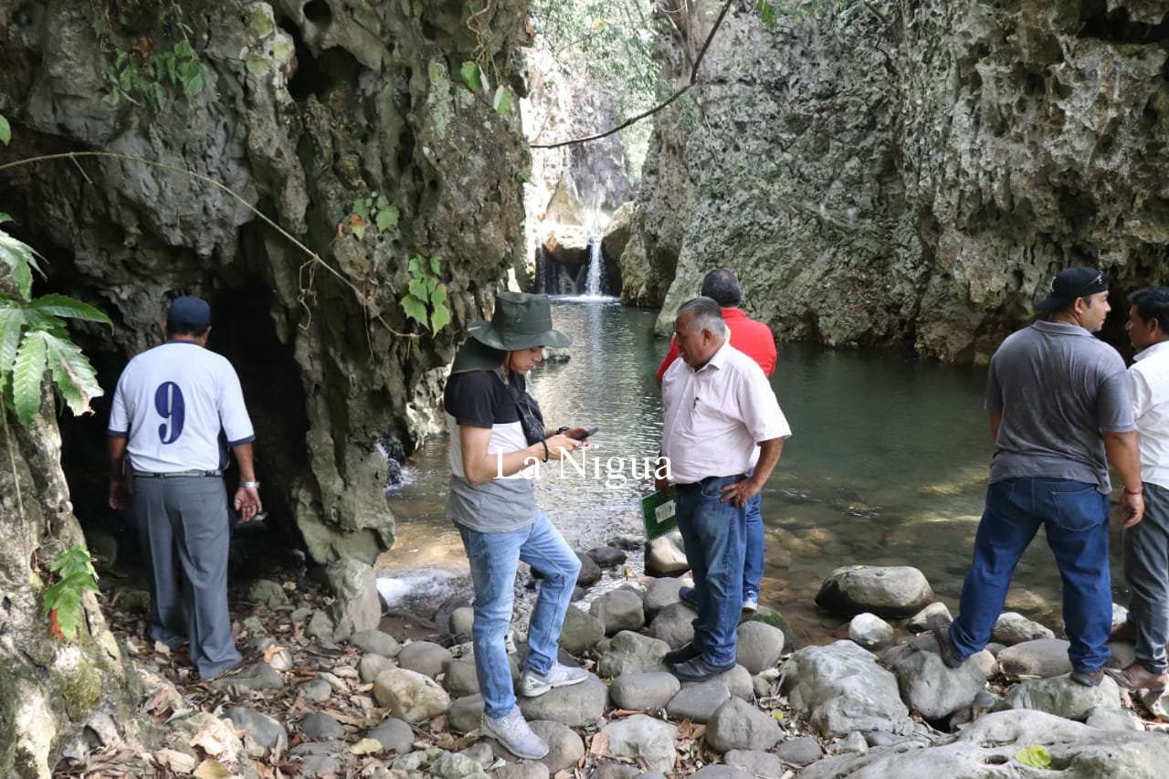 Recorren ambientalistas y autoridades municipales zonas del río Atoyac para hacer un diagnóstico 3 img 20220512 wa00348576879654368644293