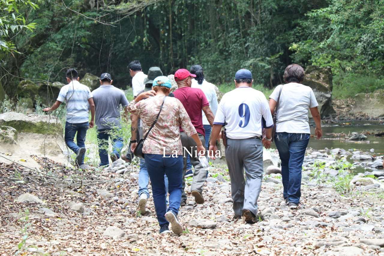 Recorren ambientalistas y autoridades municipales zonas del río Atoyac para hacer un diagnóstico 5 img 20220512 wa00365148205741745969210