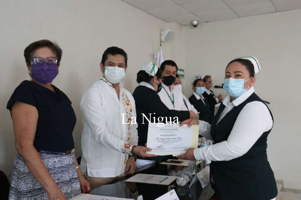 Reconoce IMSS Veracruz Sur a personal de Enfermería en su día