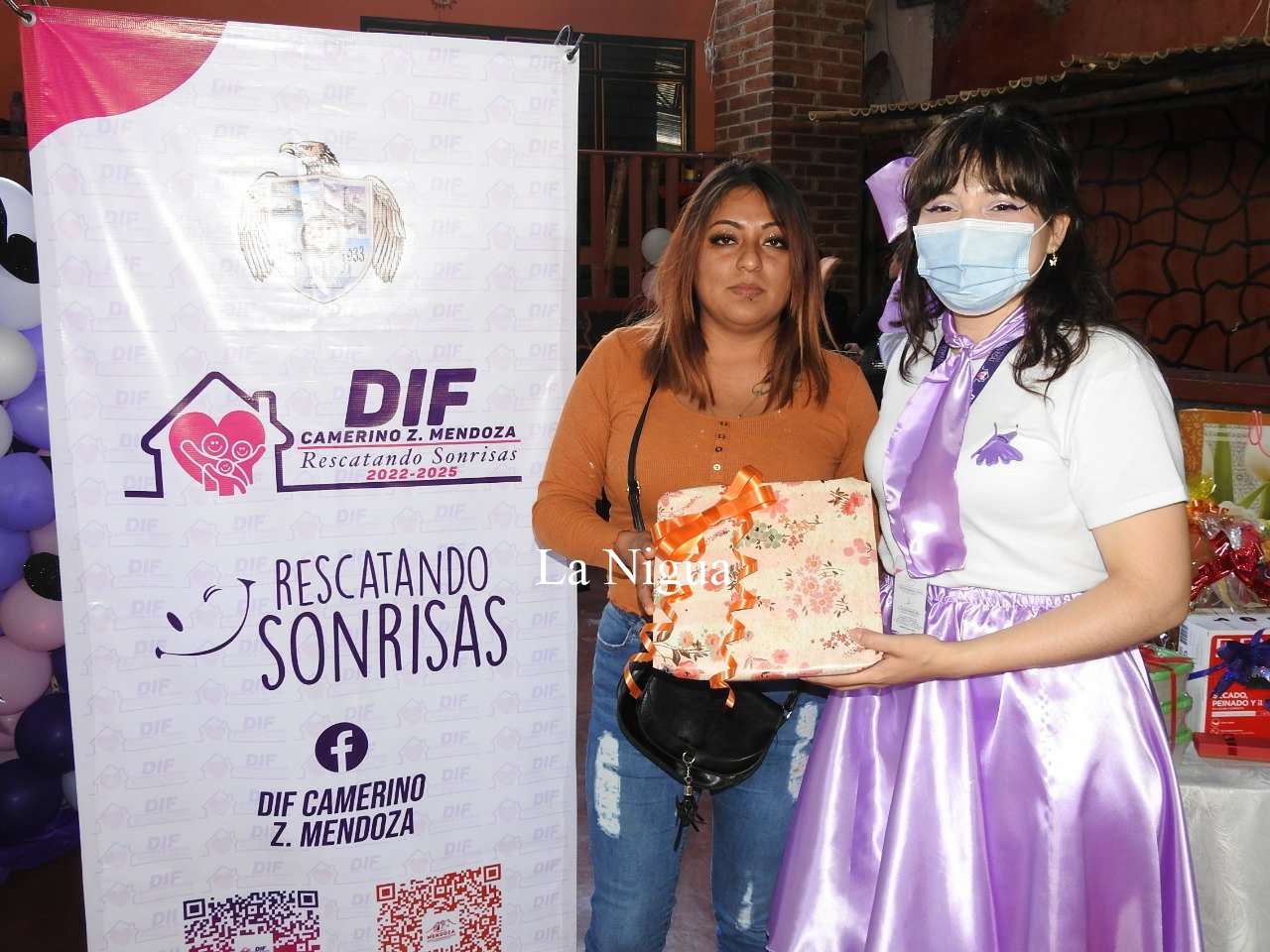 Festejan Ayuntamiento y DIF a las madres 8 img 20220512 wa0104680759795454493900