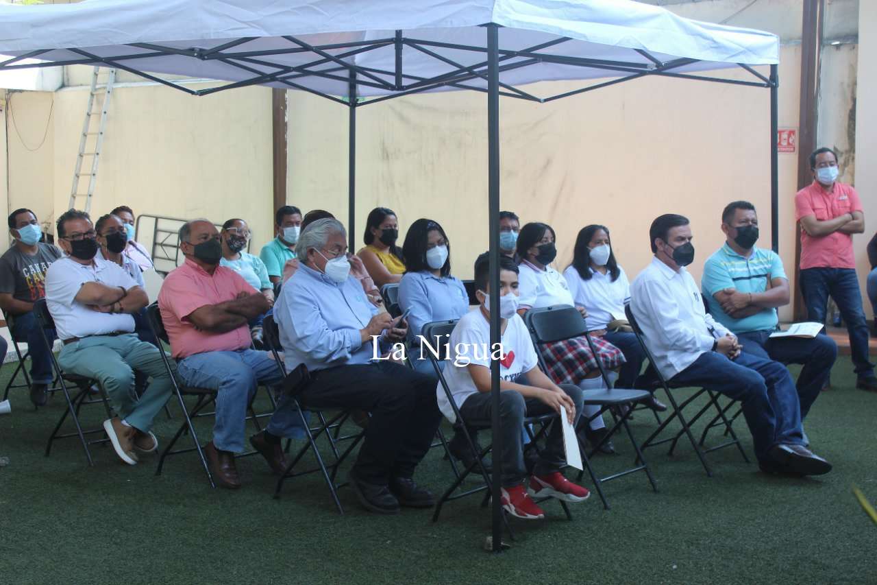 Ayuntamiento de Atoyac entrega incentivos del programa ‘Mi escuela sí recicla’ 4 img 20220512 wa01306933623053473845995