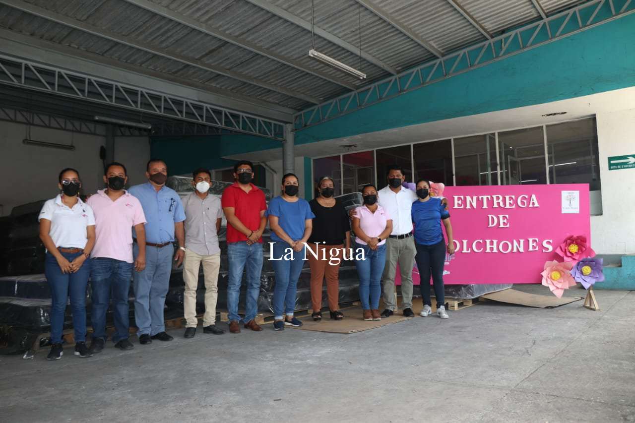 Beneficia DIF de Atoyac a familias con entrega de colchones a bajo costo 1 img 20220512 wa01378583536024109511427