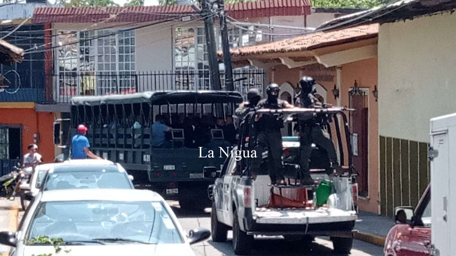 Entra Fuerza Civil a Amatlán; traslada a municipales a Xalapa