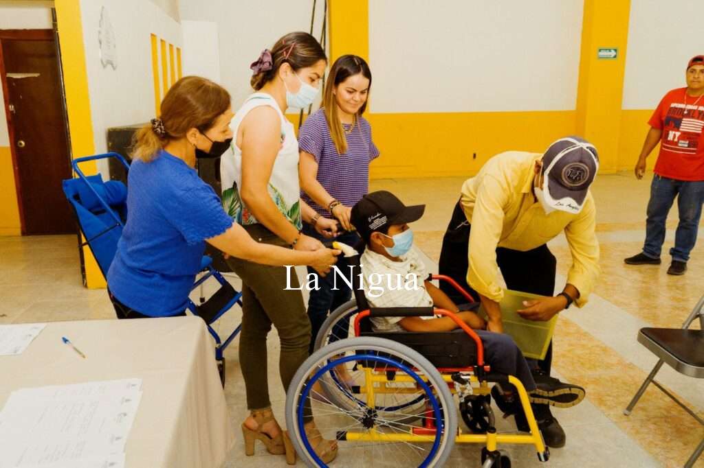 ENTREGAN APARATOS FUNCIONALES