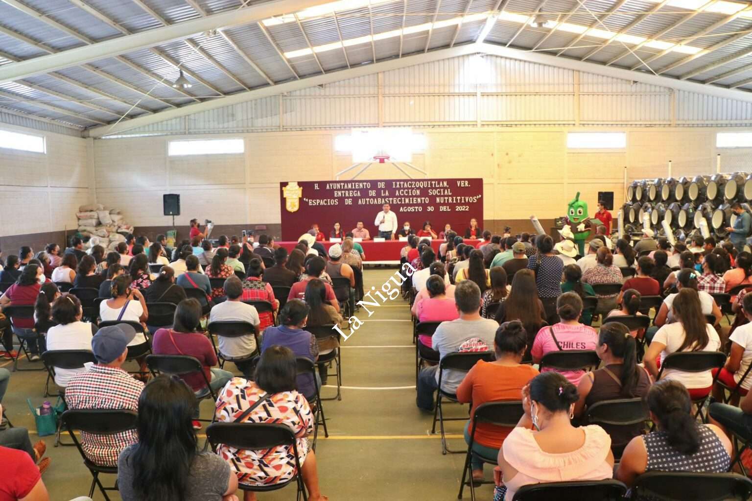 NAHÚM ÁLVAREZ PELLICO; PRESIDENTE MUNICIPAL DE IXTACZOQUITLÁN BENEFICIA A MÁS DE 170 ZOQUITECOS CON ENTREGA DE ACCIÓN SOCIAL.